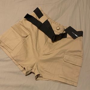Buckled up cargo shorts - Khaki